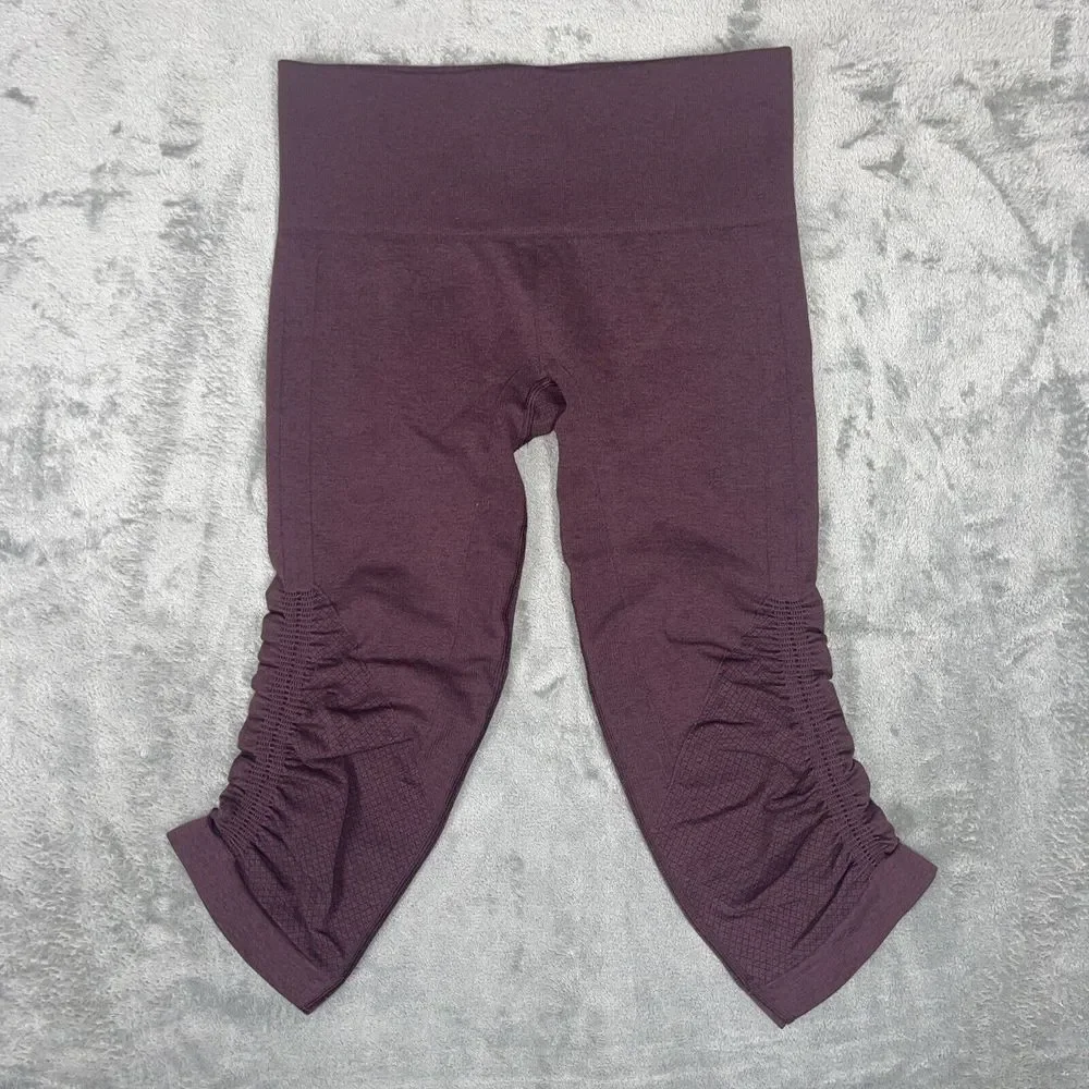 Lululemon Women's‎ In the Flow Seamless Cropped Leggings Burgundy Size 4 EUC